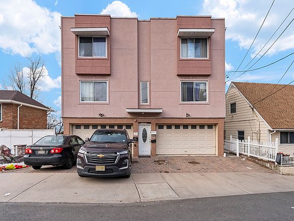 3rd image of 2207-2209 Grand Ave #3