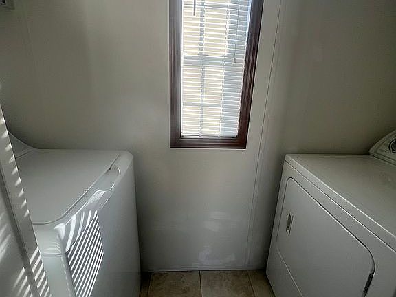3rd image of 26 Rockywood Ln