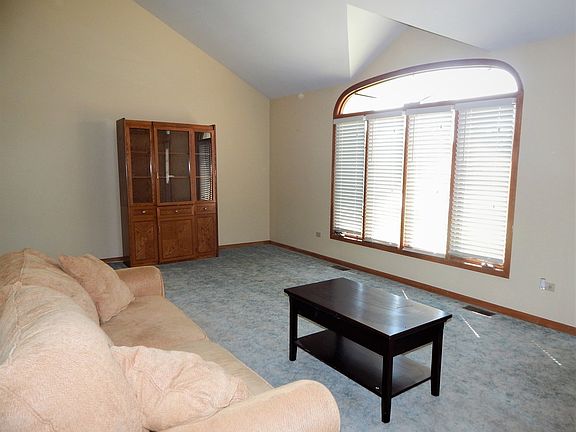 5th image of 16447 Edgewood Dr