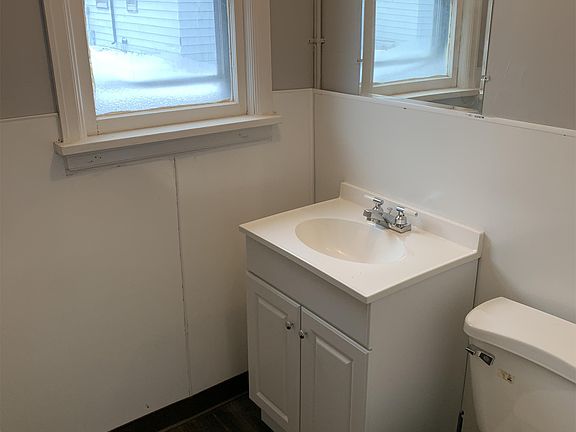 3rd image of 709 Oilfield Ave APT 6