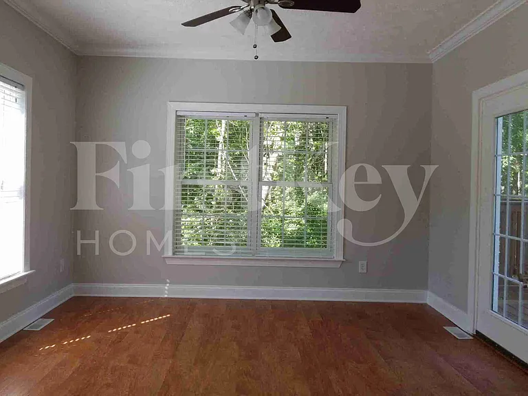 1911 Chestnut Oak Ln — Photo 9