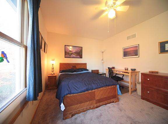 1033  Prescott Lawrence, KS listing photo #4