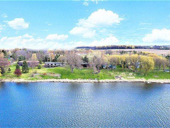 2nd image of 16085 Pepin Ln