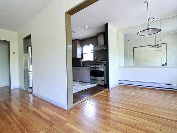 3rd image of 6605 Dartmouth St #2
