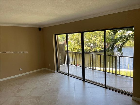 3rd image of 833 NE 18th Ct APT 9