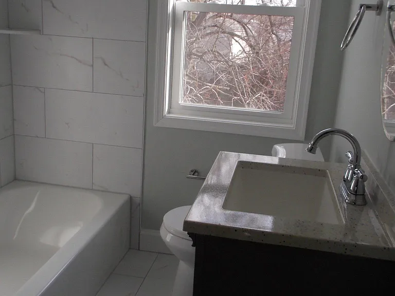 Newly renovated full bathroom