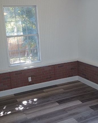 4th image of 502 S Jefferson St