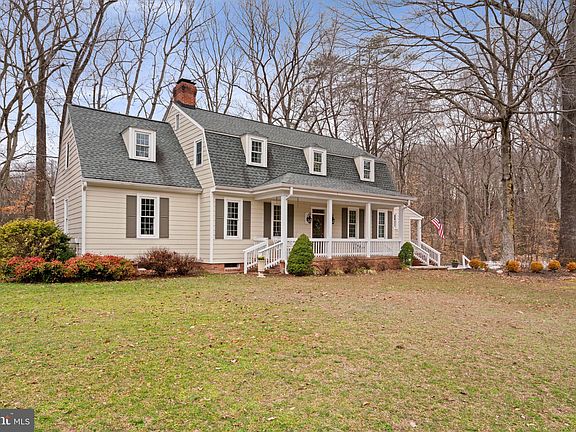 3rd image of 601 Lendall Ln