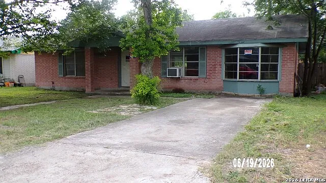 908 W Youst St — Photo 2