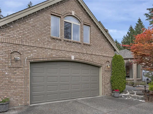 901 Savary Dr, Qualicum Beach, BC V9K 1R7