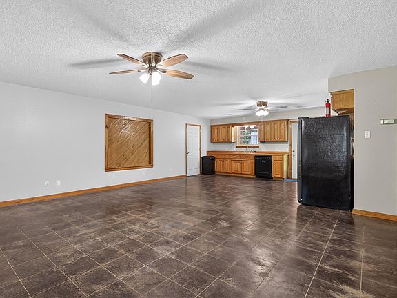 4th image of 2736 Riverview Dr