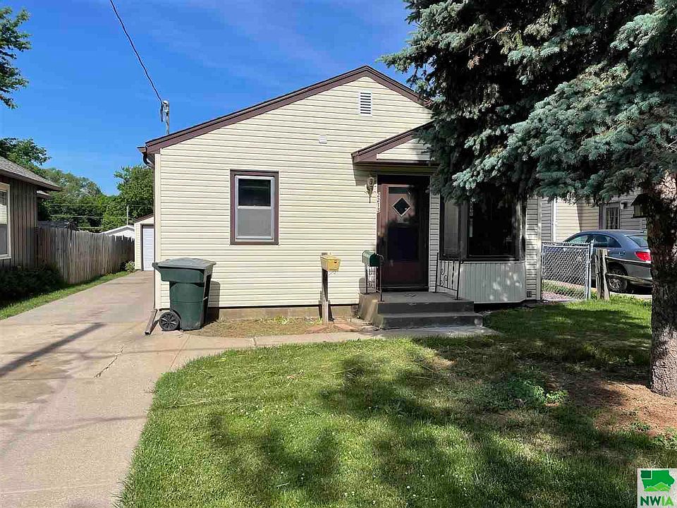 1st image of 2213 S Helen St