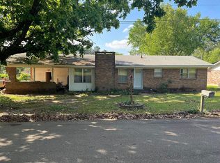 1612 Sunset Dr, Hope, AR 71801
