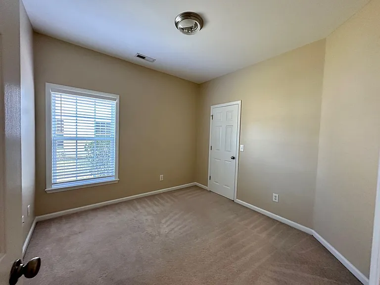219 Highwoods Plantation Ave — Photo 11