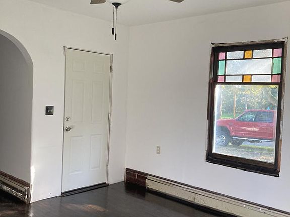 5th image of 3386 River St