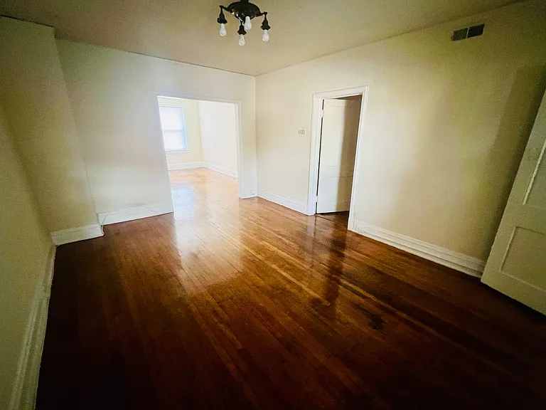 800 N. Sheppard St. — Photo 41