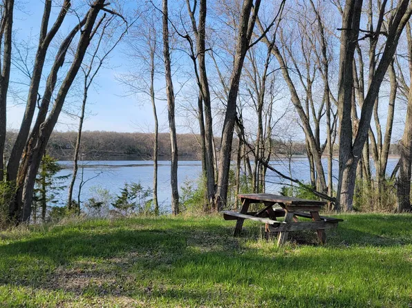 W5324 Buffalo Dr, Montello, WI 53949