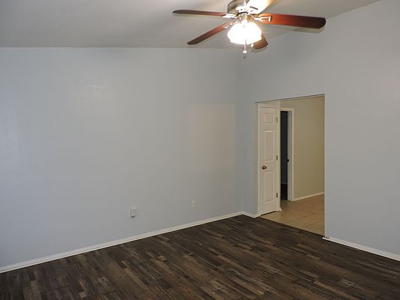 2nd image of 7820 Oak Forest Pl