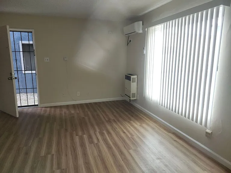 5729 California Ave — Photo 7