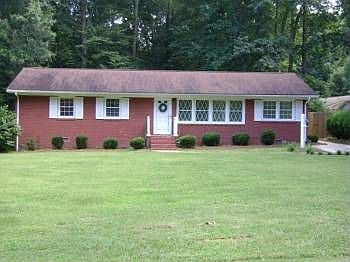 2nd image of 2307 Cardinal Dr