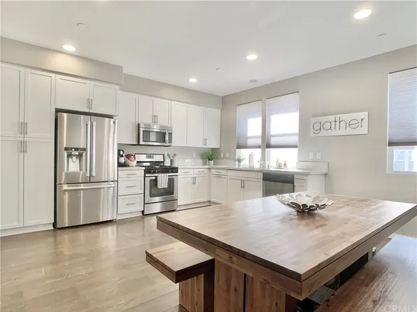 151 E Commercial St, San Dimas, CA 91773