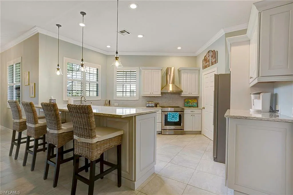 3 bed, 2.0 bath, 1605 sqft, $5,000 — Photo 2