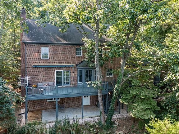 5th image of 400 Chinquapin Dr