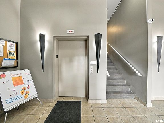 4th image of 102 Kingsmere Place #312