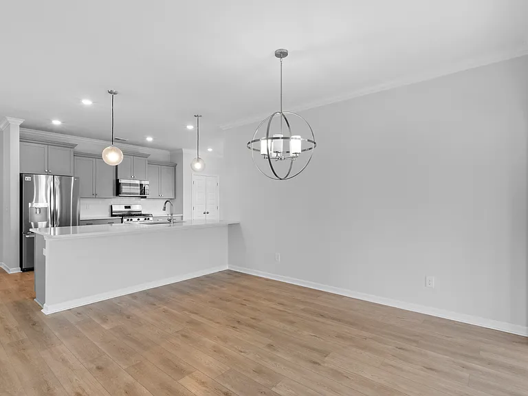 837 Peony Ln — Photo 11