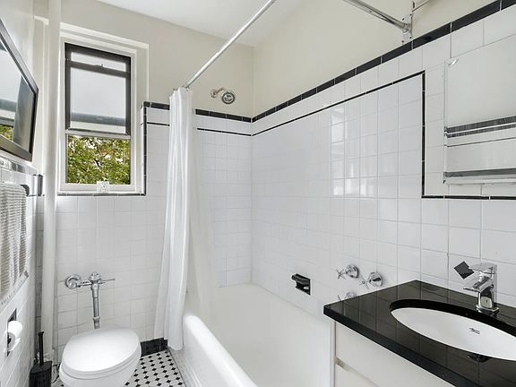 5th image of 317 E 18th St APT 4E