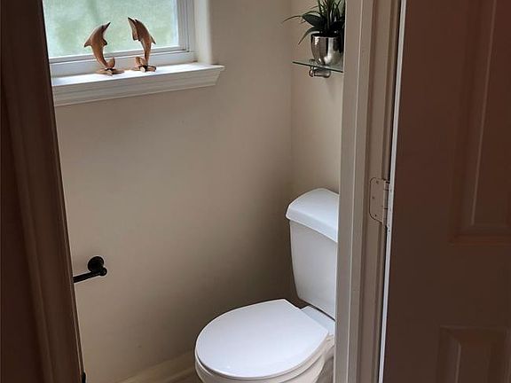 5th image of 25175 Amanda Ln