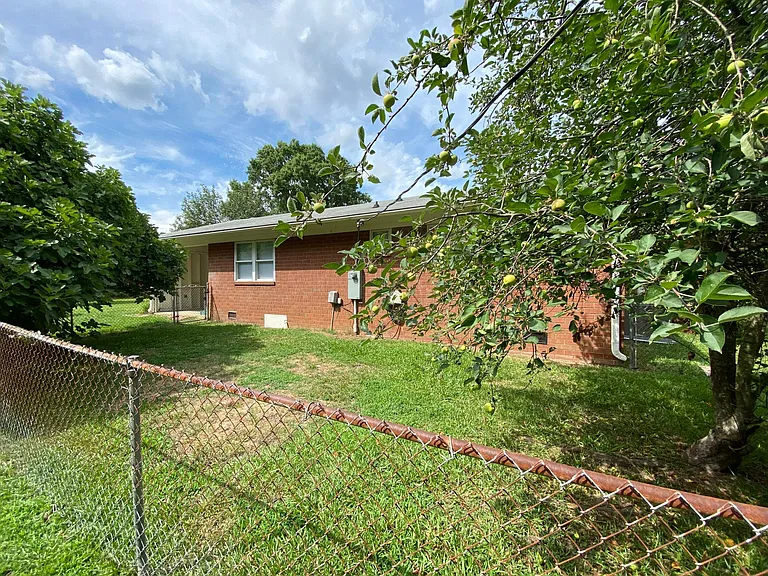 103 Pine Tree Dr — Photo 17