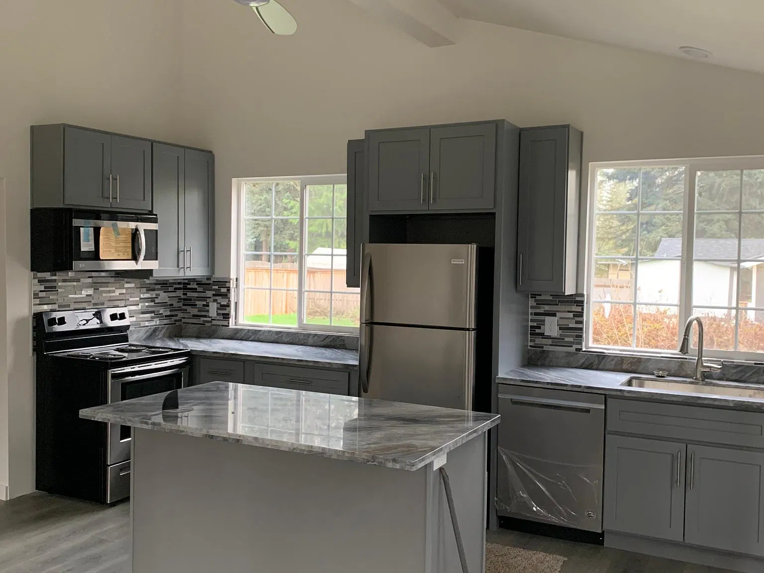 4 bed, 2.5 bath, 1670 sqft, $3,100 — Photo 4