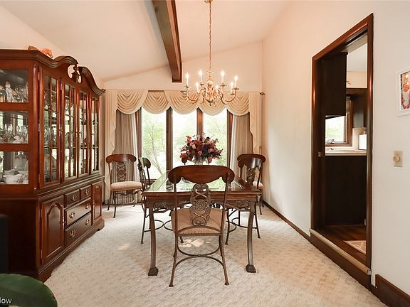 5th image of 3421 Daisy Ct