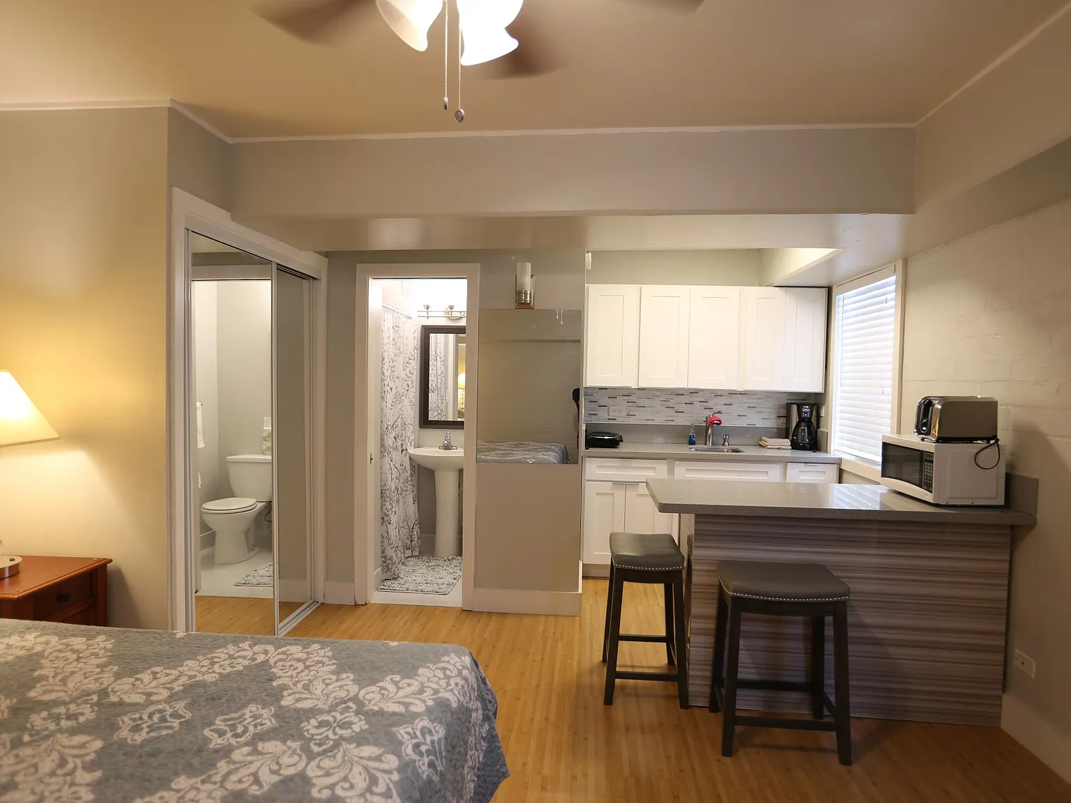 Studio, 300 sqft, $1,550 — Photo 2