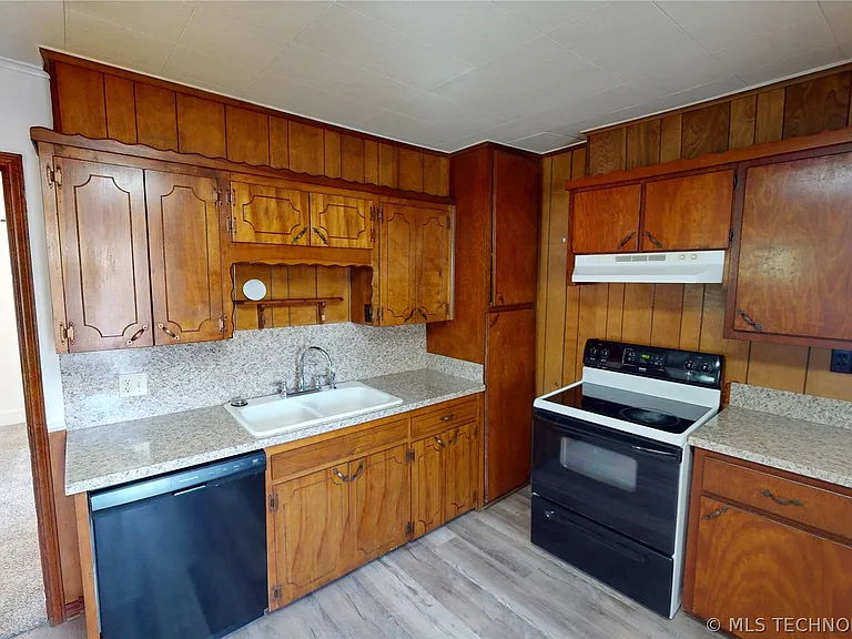 916 N Wilson Ave — Photo 8