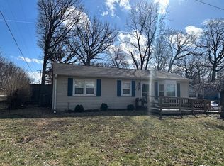 1109 Timber Dr, Mahomet, IL 61853