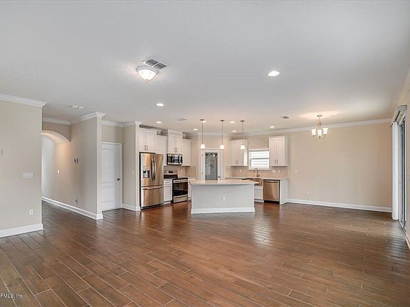 4th image of 3923 Coastal Cove Cir