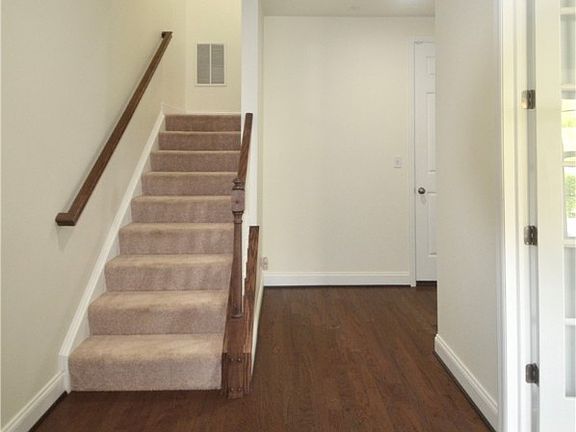4th image of 1624 Hastings Park Dr