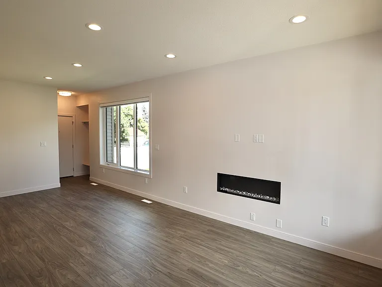 1082086Ave - 16_08232020