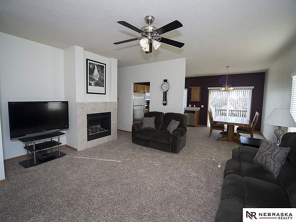 2nd image of 15205 Camden Cir