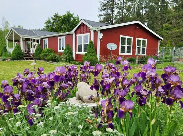 623 Goosehaven Rd, St Maries, ID 83861