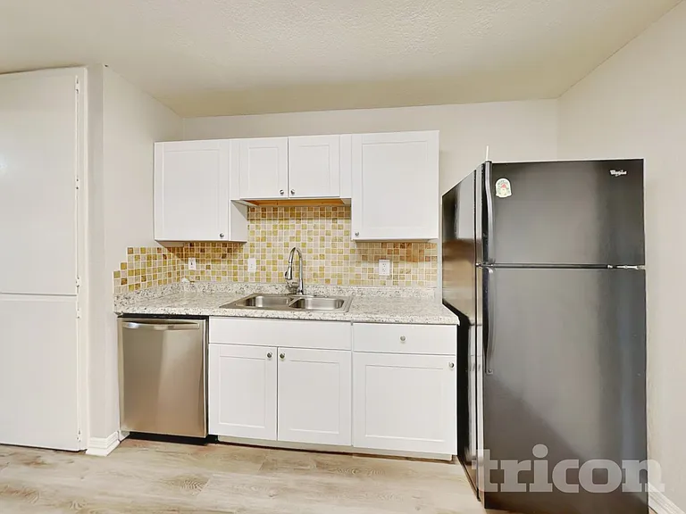 9506 Sugarloaf Dr — Photo 5