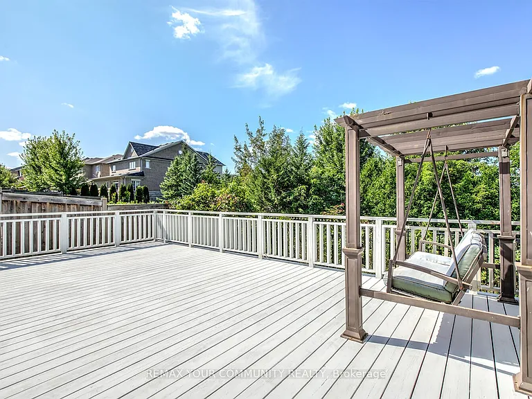 76 Ivy Glen Dr — Photo 2