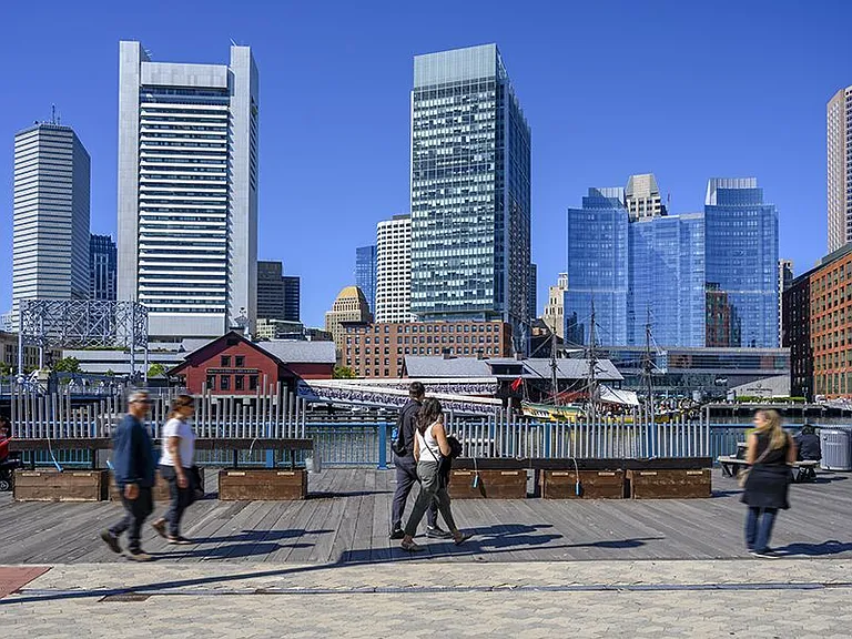 Watermark Seaport — Photo 38