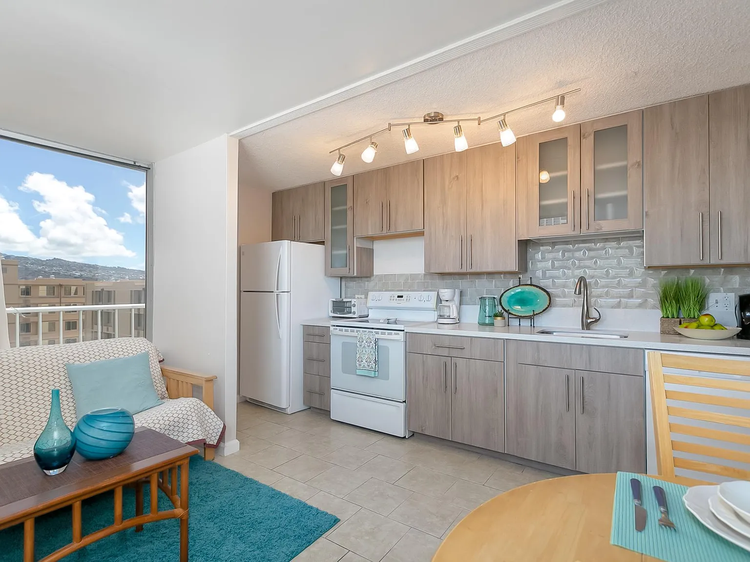 2 bed, 590 sqft, $2,799 — Photo 2