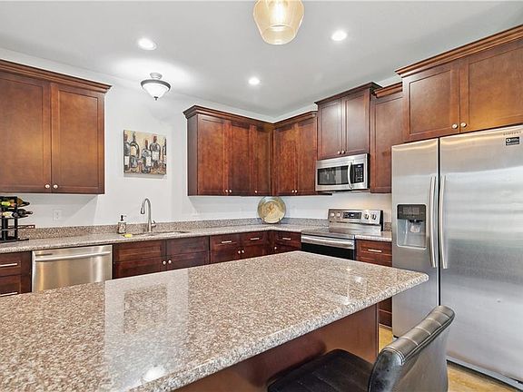 4th image of 42653 Hinson Rd Unit A