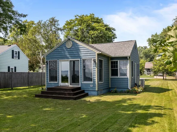 1823 Brighton Beach Rd, Menasha, WI 54952