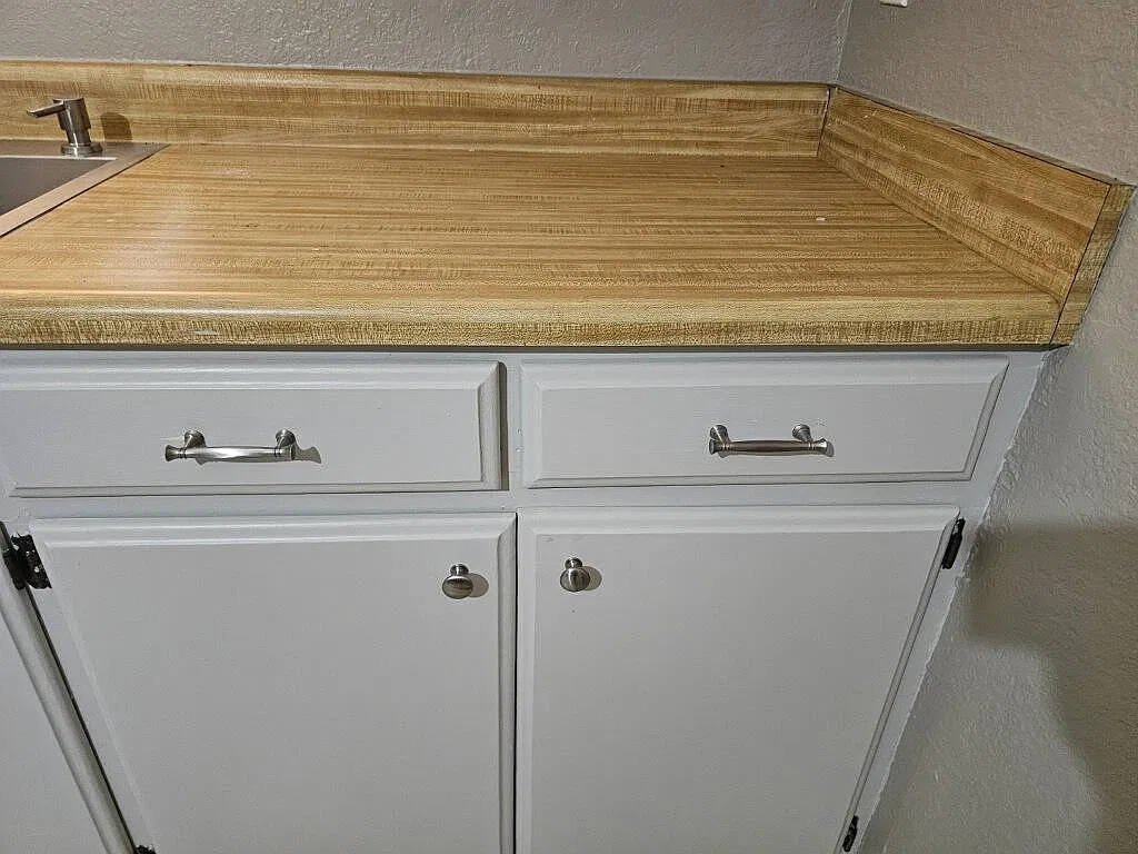 3 bed, 1125 sqft, $1,300 — Photo 2