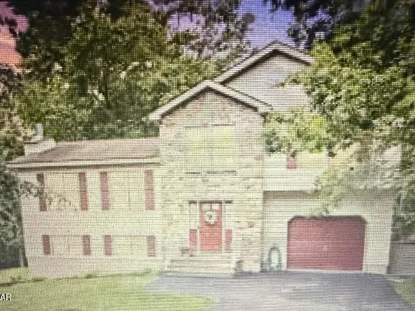4896 Pine Ridge Dr W, Bushkill, PA 18324